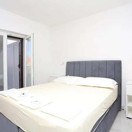 Apartments With A Parking Space Baska Voda, Makarska - 6773 *