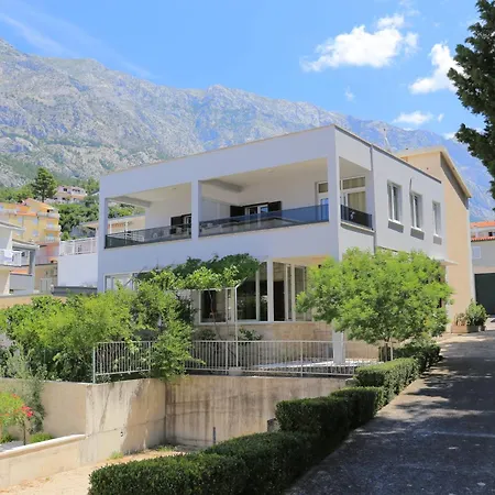 Apartment Apartments With A Parking Space Baska Voda, Makarska - 6773