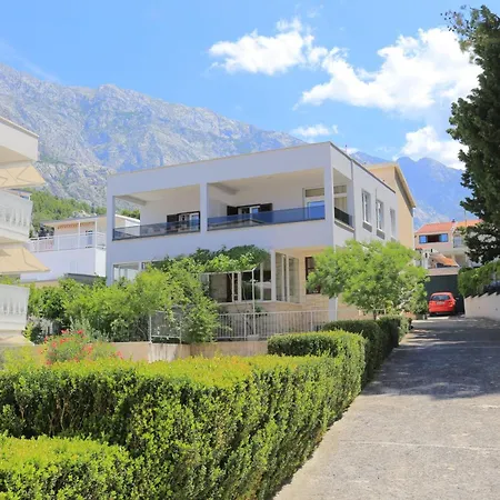 Apartments With A Parking Space Baska Voda, Makarska - 6773 Apartment