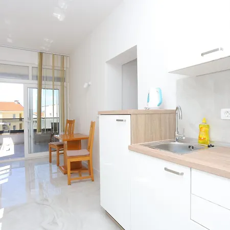 Apartments With A Parking Space Baska Voda, Makarska - 6773 * Baska Voda